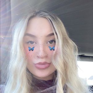 Meet your Posher, Raegan